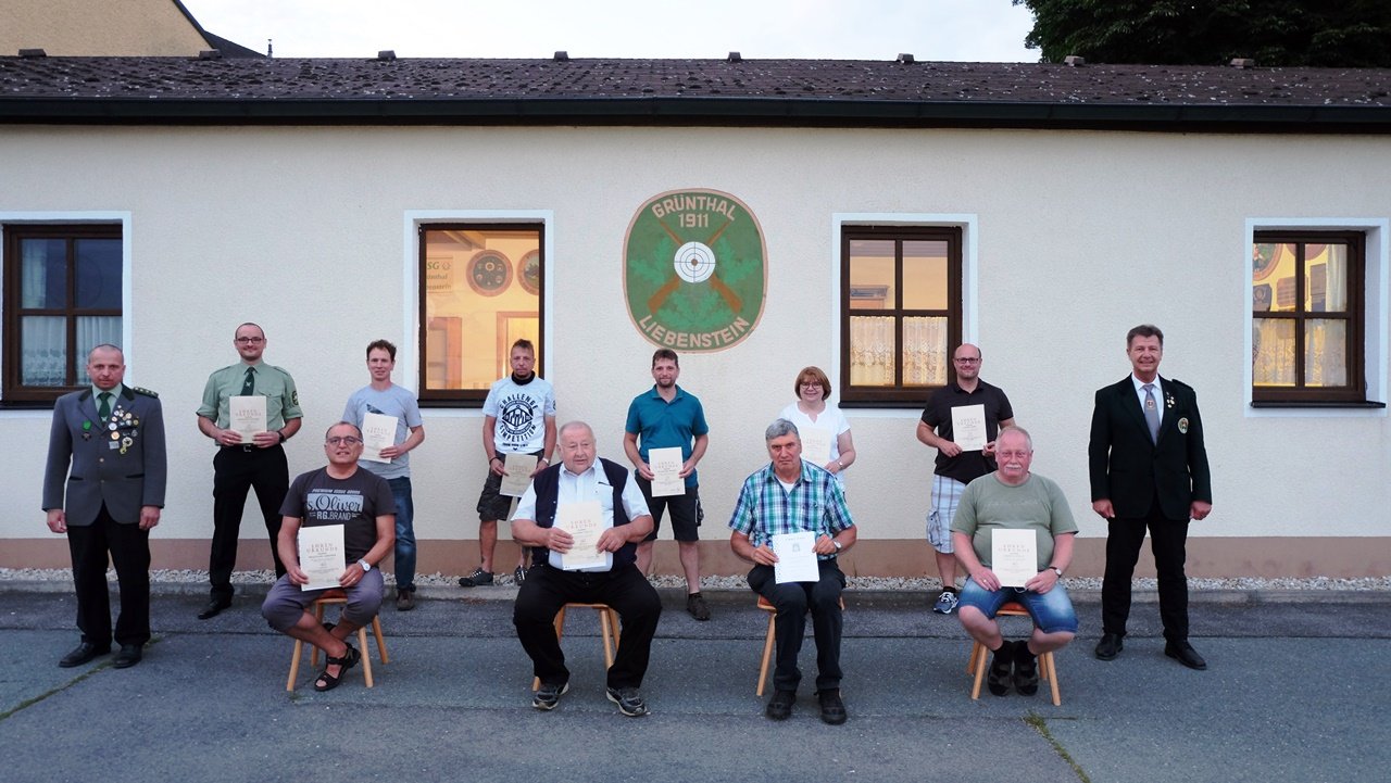 430 Jahre Treue: Schützen ehren Mitglieder