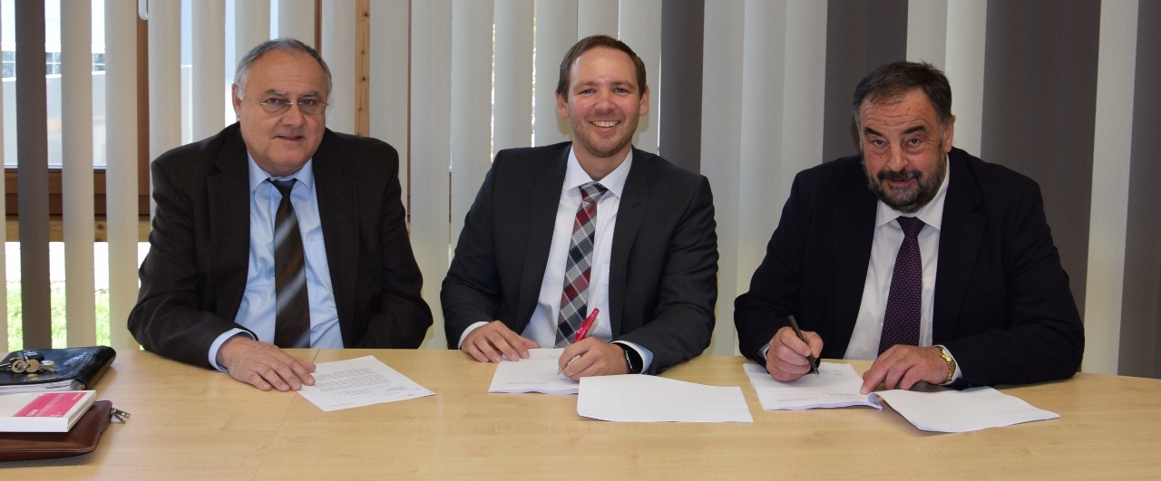 Rathaus Waldthurn, Breitbandausbau, Schnelles Internet, Vertragsunterzeichnung