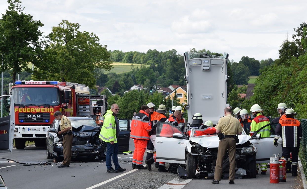 Unfall B22 Jet-Tankstelle