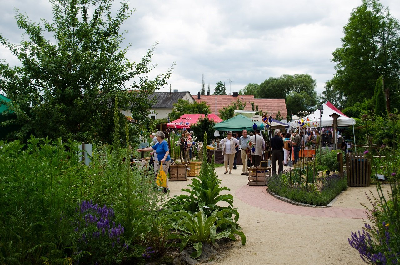 Viele Besucher nutzten die Gelegenheit und schlenderten am 