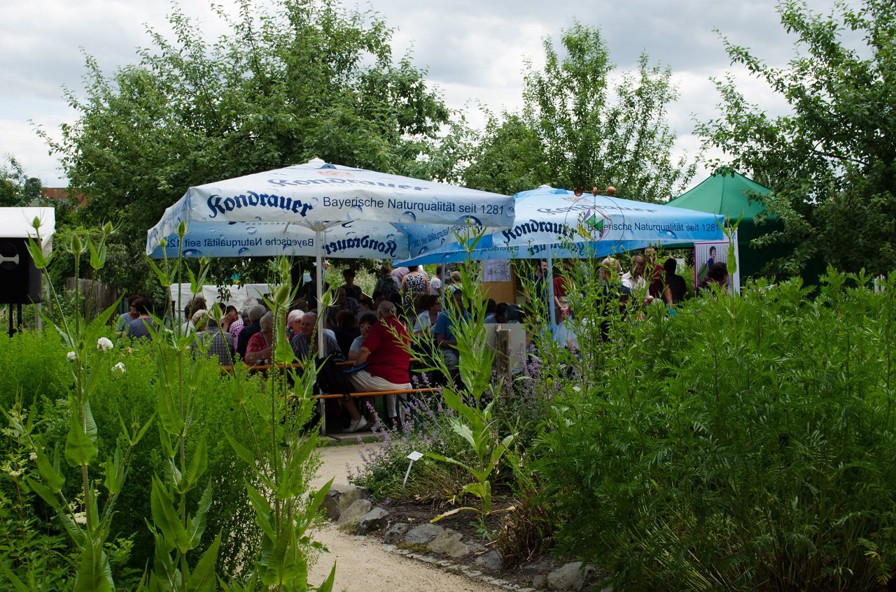 Viele Besucher nutzten die Gelegenheit und schlenderten am 