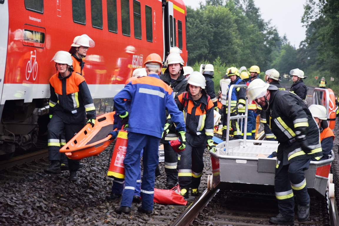 Übung Zugunglück Feuerwehr Oberwildenau