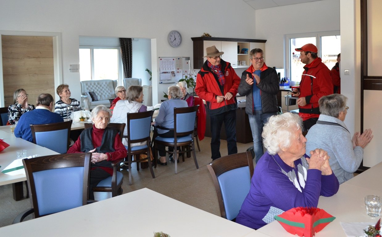 AWO Eslarn Seniorenheim Baum Geschenk