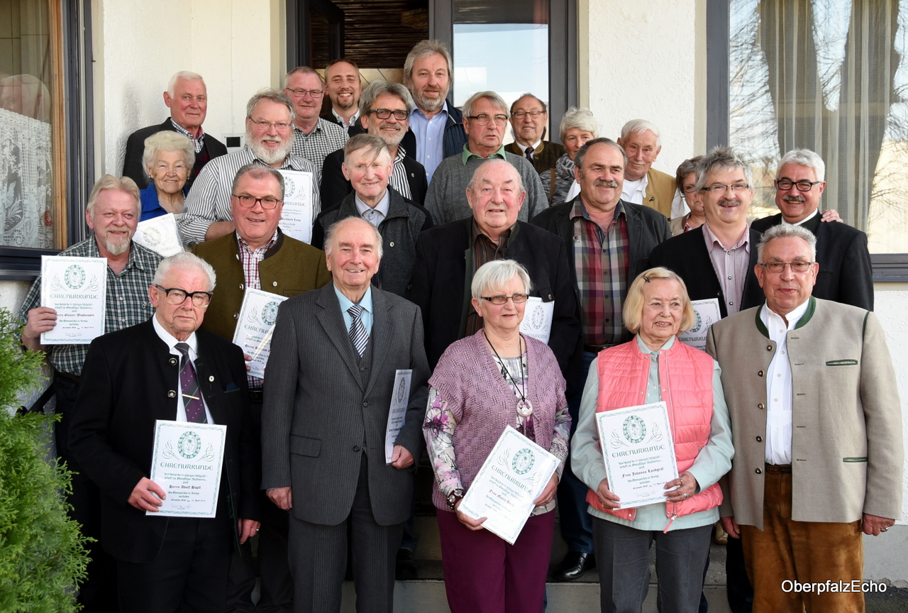 Weniger Wanderer und mehr Nistkästen