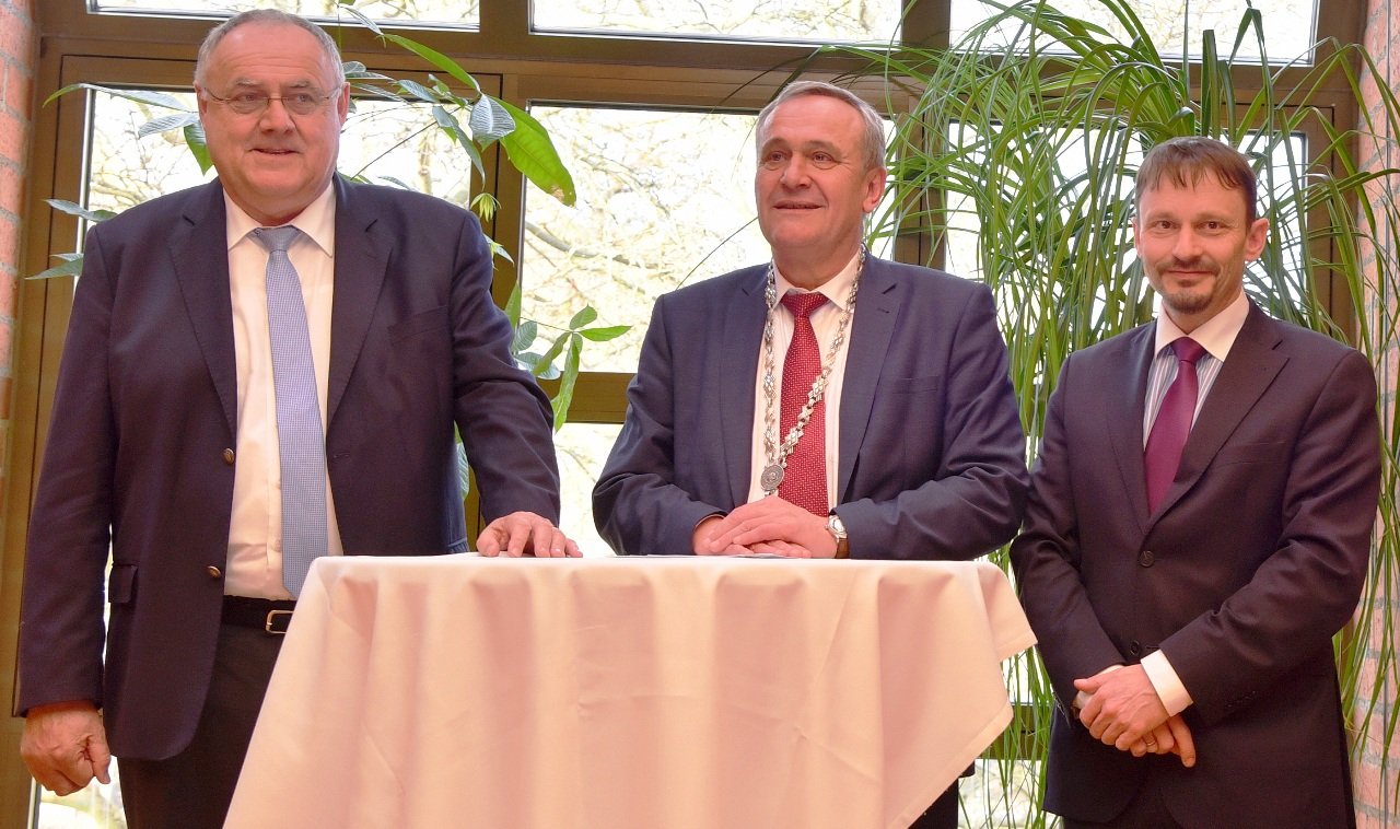 Verleihung von Verdienstmedaille und Ehrenzeichen im Rathaus Weiden.