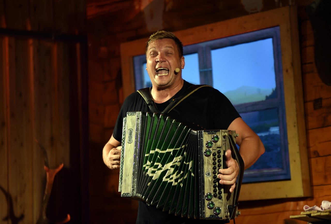 Da Bobbe in der O‘Schnitthalle: Bolzhoden und ficke Dischsuppe