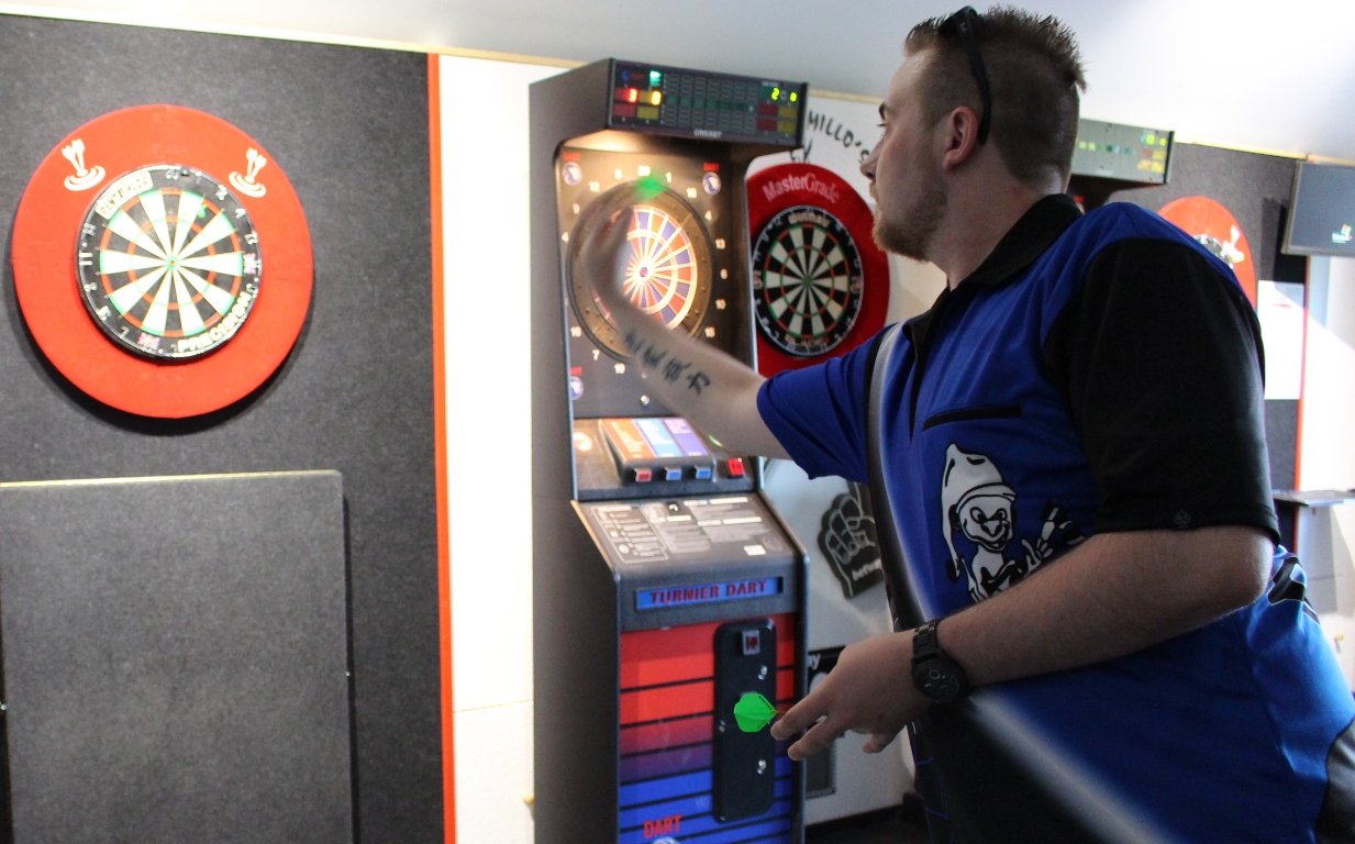 Don Promillo's Rothenstadt Dartverein 2 Bild Jasmina