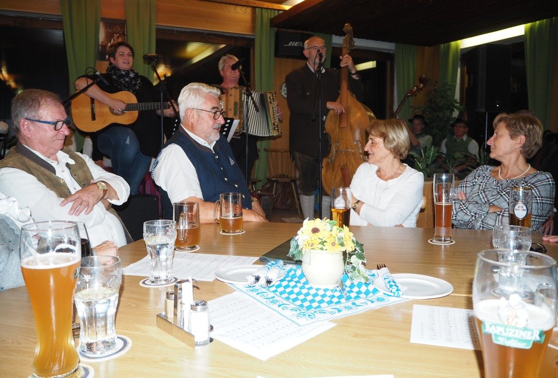 Dotsch-Kirwa-Auftakt-NeustadtWN