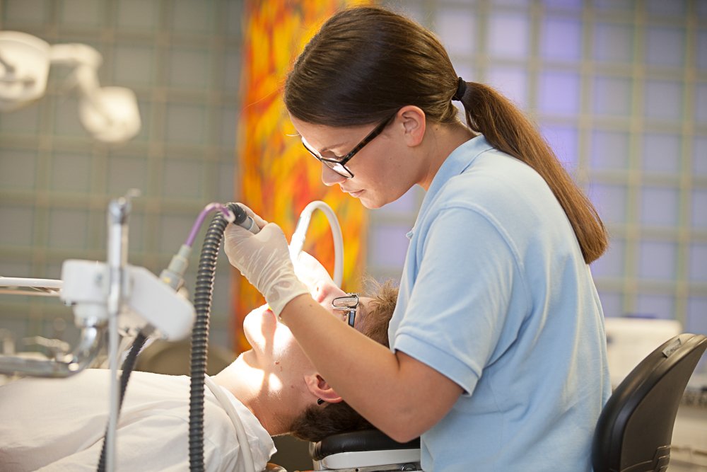 Dr. med. dent. Dietmar Geymeier Fachzahnarzt für Kieferorthopädie Weiden Bilder Artikel08