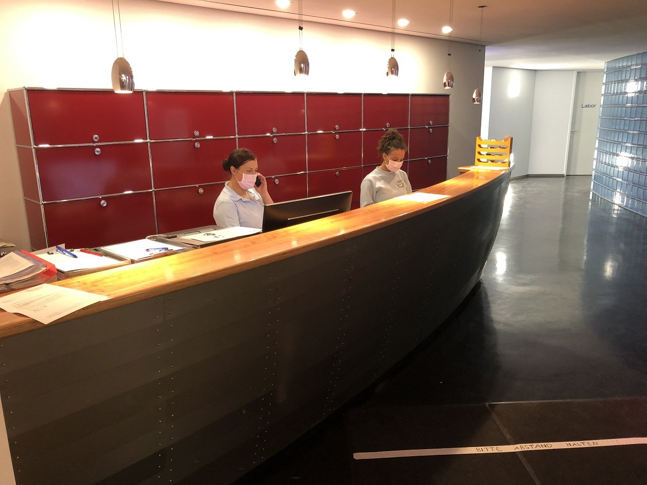 Dr. med. dent. Dietmar Geymeier Fachzahnarzt für Kieferorthopädie Weiden Öffnungszeiten Corona Bilder Artikel 2