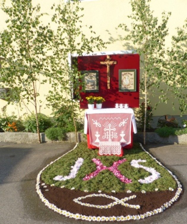 Dreifaltigkeitssonntag Expositur St. Jakobus Fronleichnamsfest Festgottesdienst Fronleichnamsprozession Döllnitz Bilder Sieglinde Schärtl3