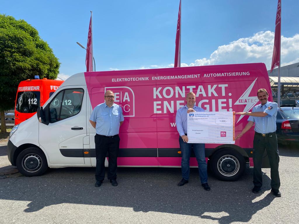 EEATEC Spende Kinderfeuerwehr Weiden Bild fr. Leopold