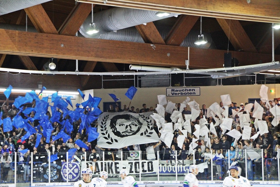 EV Weiden gegen Lindau Blue Devils Eishockey