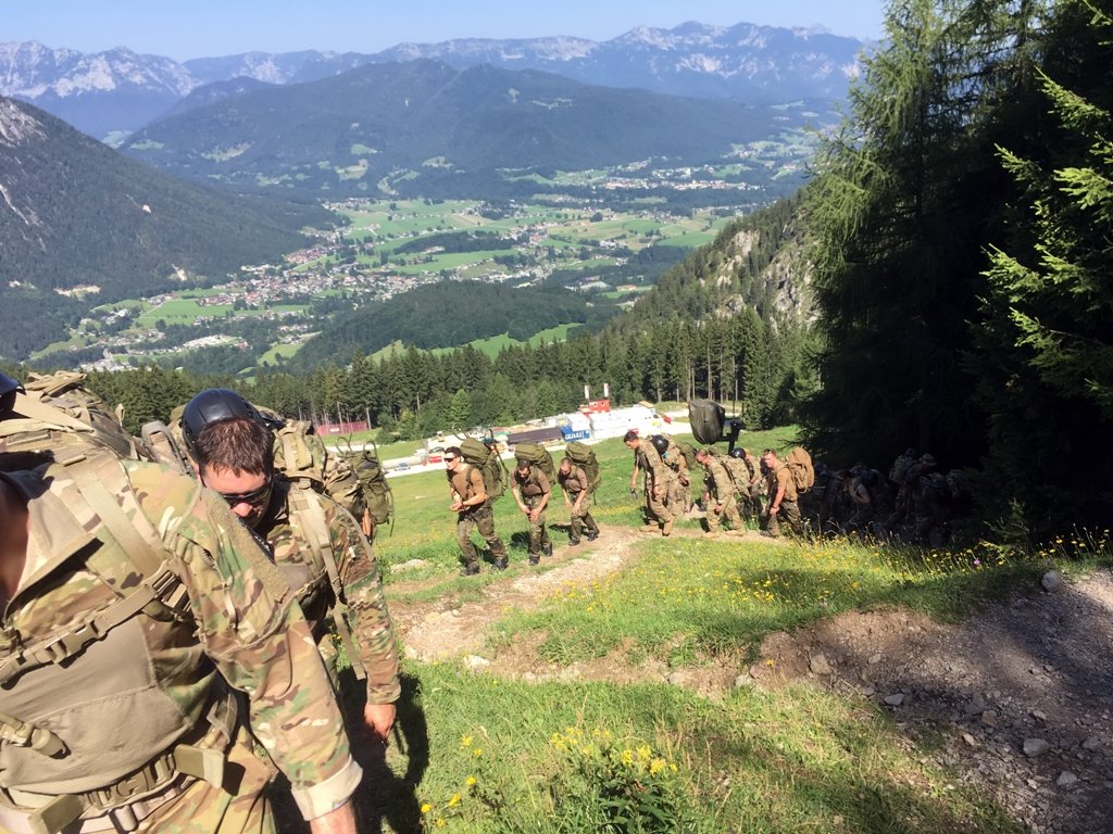 Edelweiß Marsch Abzeichen Grafenwöhr Soldaten in den Bergen2