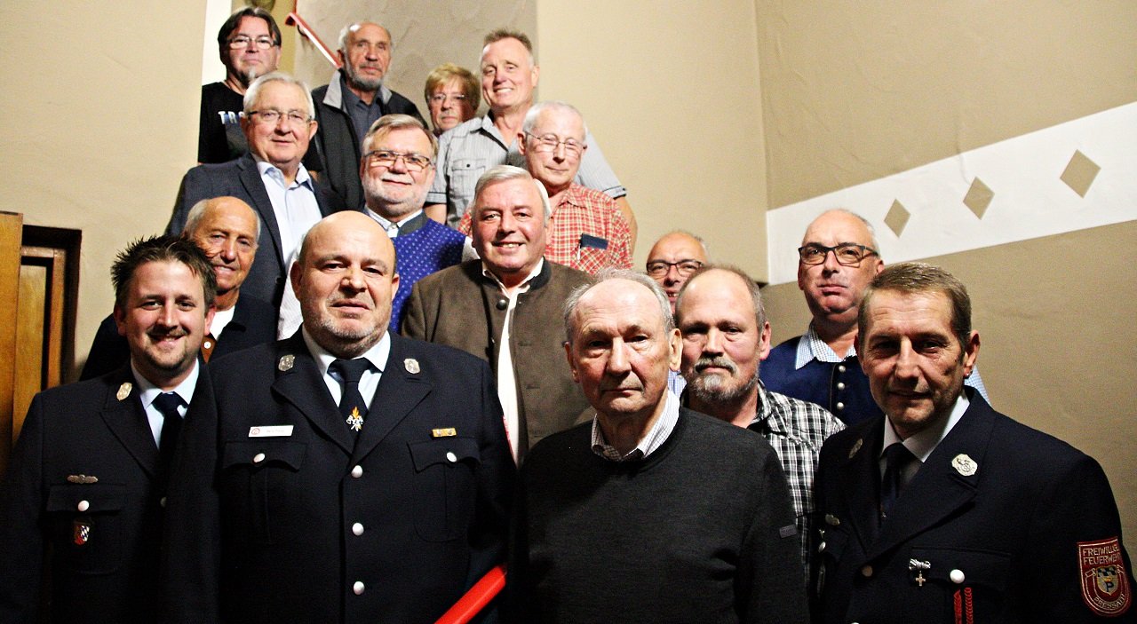 Ehrenabend Feuerwehr Pressath Ehrung Mitgliedschaft Bild Jürgen Masching
