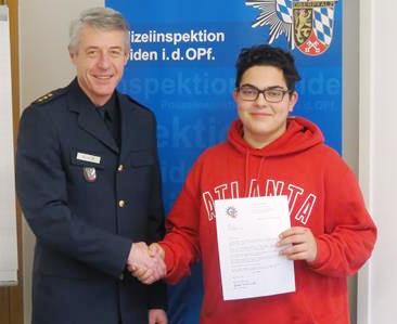Ehrung Alltagsheld Zivilcourage Polizei Weiden Michael Bus