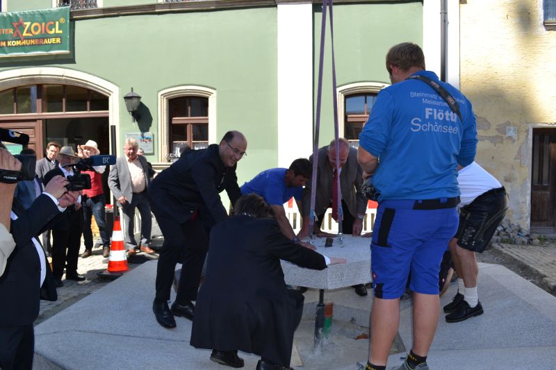 Einpassen des Granitsteines