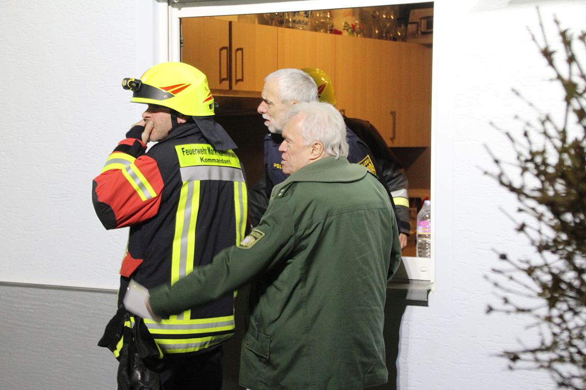 Einsatz Feuerwehr Kaltenbrunn Hund gerettet Rauch aus Haus 1