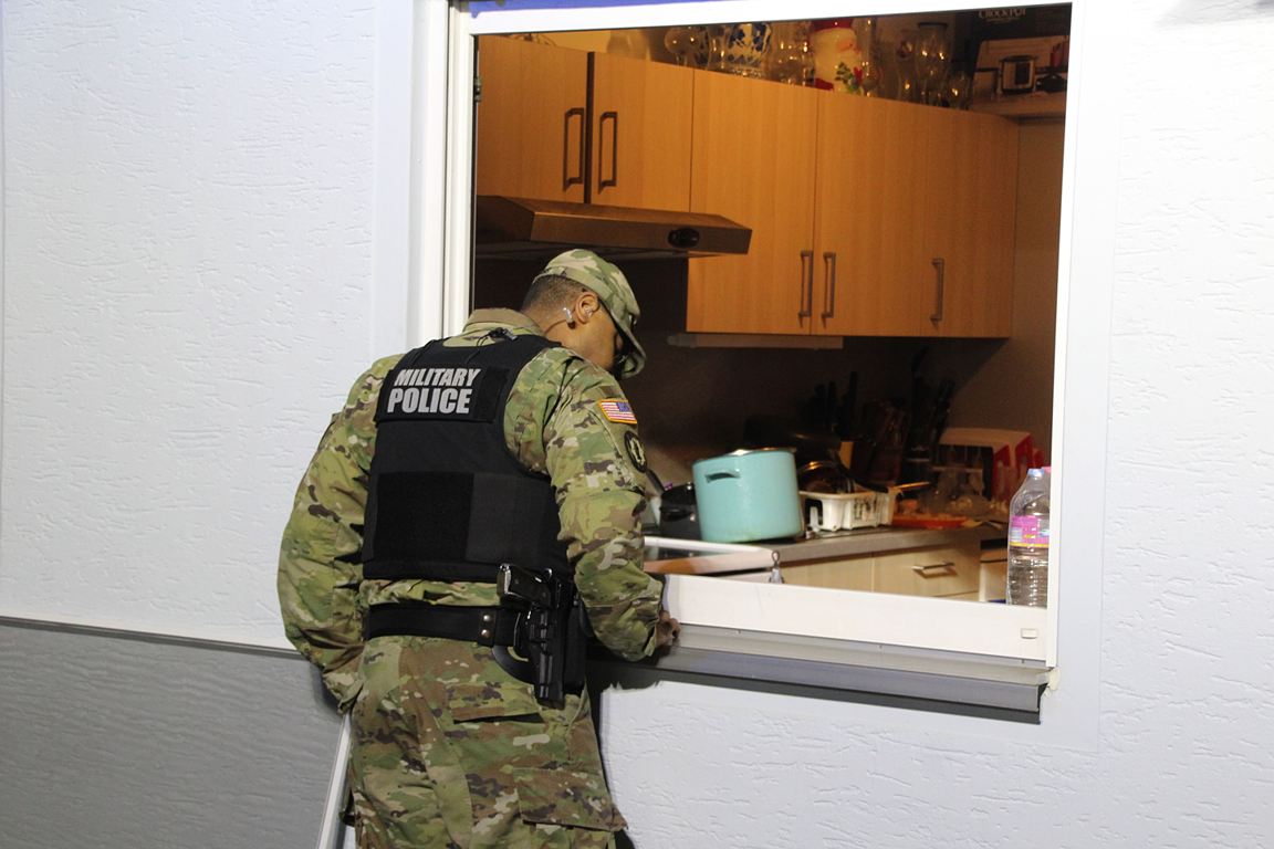 Einsatz Feuerwehr Kaltenbrunn Hund gerettet Rauch aus Haus 4