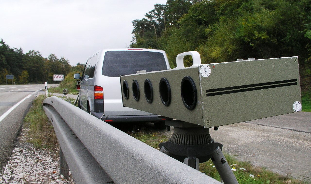 Einseitensensor-Blitzer-Verkehrskontrolle-Symbol-Straße-Polizei-Geschwindigkeit