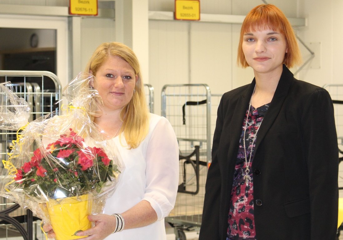 Einweihung Postgebäude Neuer Zustellstützpunkt Grafenwöhr, Angelika Hampl, Stefanie Wächter