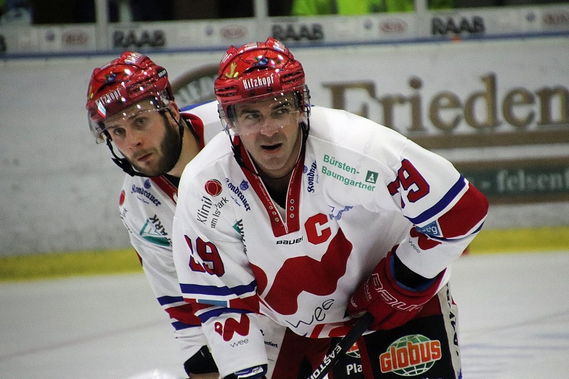 Eishockey Blue Devils gegen Deggendorf Abschied Waldowski (7)