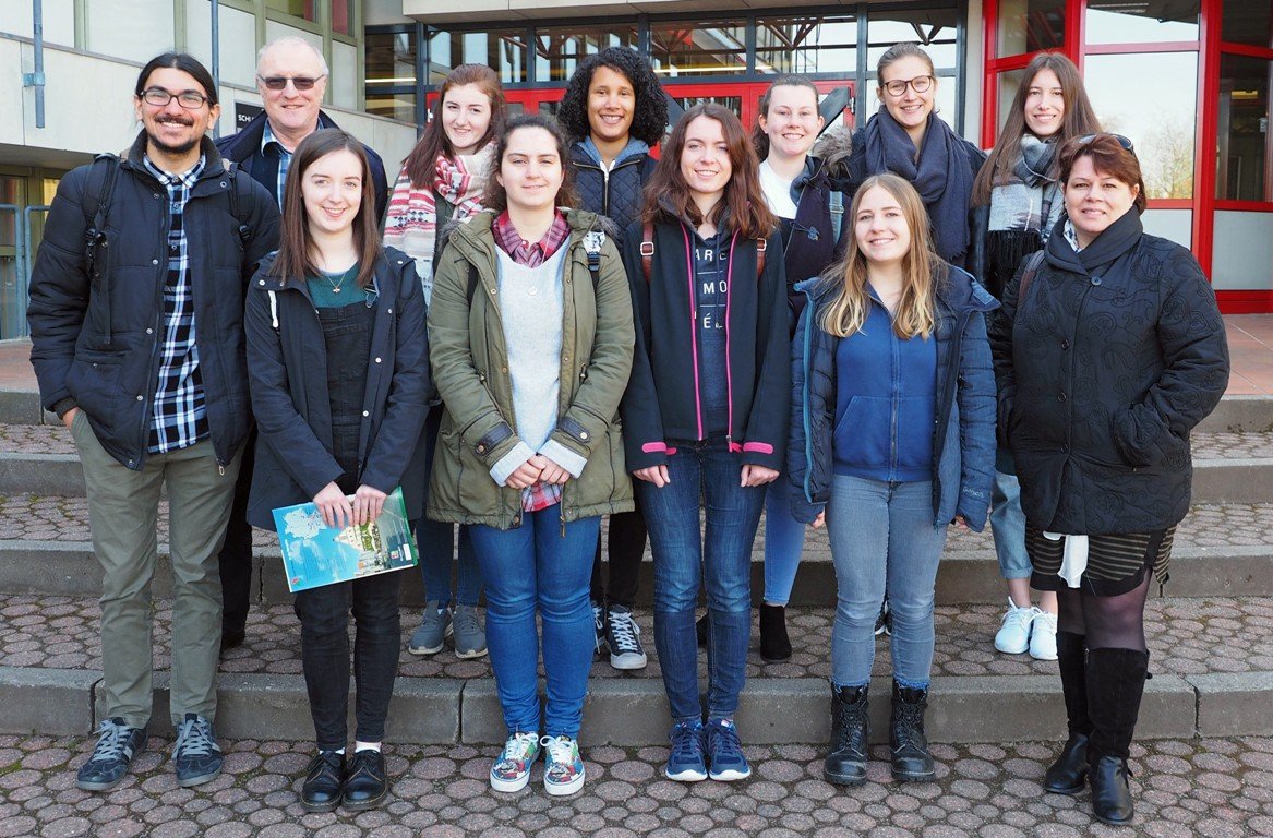 Ellys, Schüleraustausch