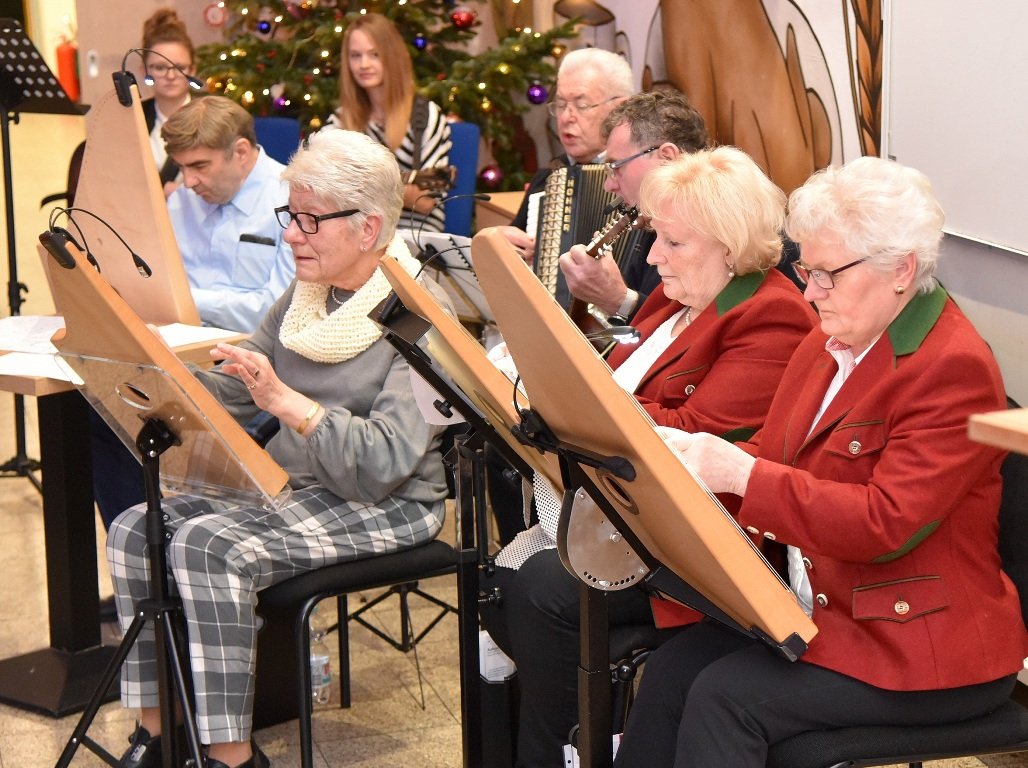Ensemble Oberpfälzer Saitenklang Benefizveranstaltung Tafel Weiden