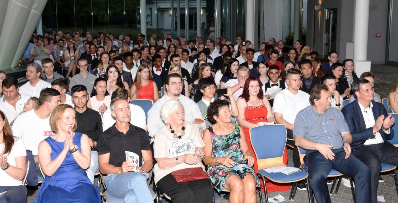 Entlassfeier Gustl-Lang-Schule Weiden Wirtschaftsschule Innovision Center Abschluss 2018 -2