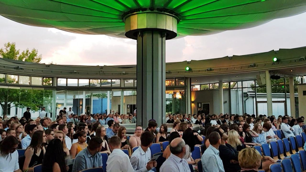 Entlassfeier Gustl-Lang-Schule Weiden Wirtschaftsschule Innovision Center Abschluss 2018 -3