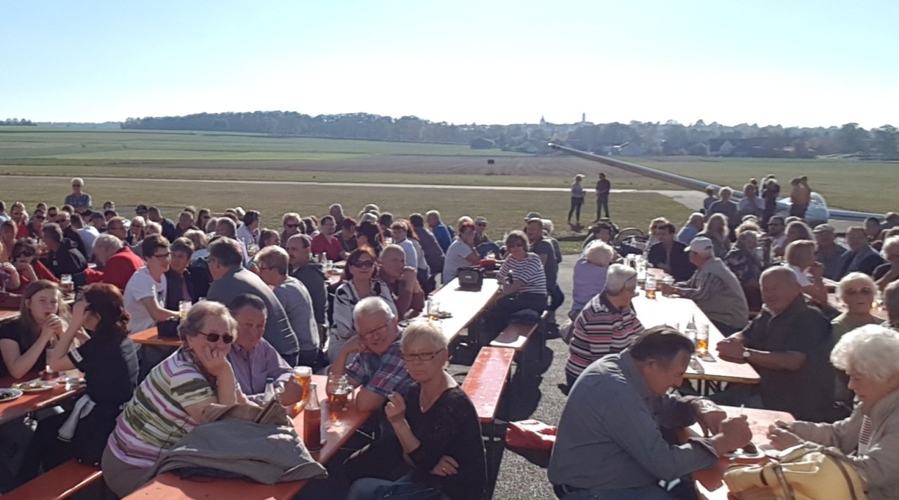 Erdäpfelkirwa Flugplatz Latsch Bilder CSU Weiden 1