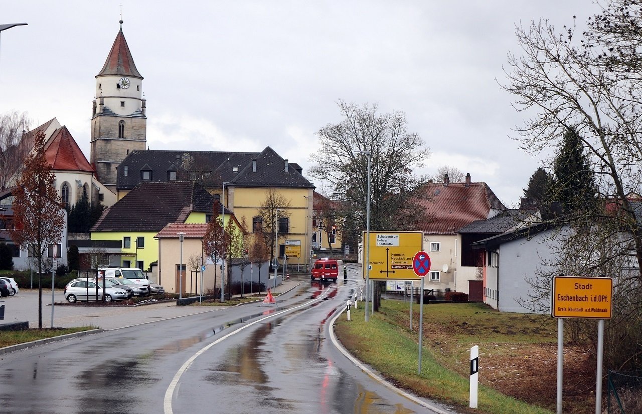 Eschenbach_Unfall_Auffahrt B470_Feuerwehreinsatz_1