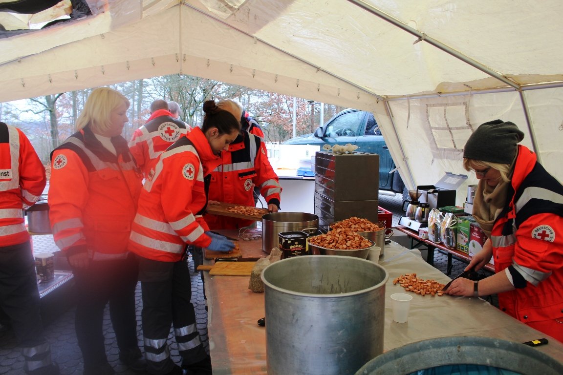 Evakuierung Altenheim Neustadt St. Martin (22)