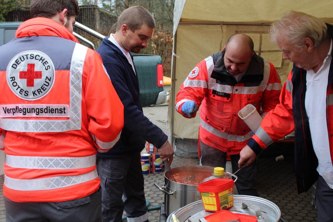 Evakuierung Altenheim Neustadt St. Martin (23)