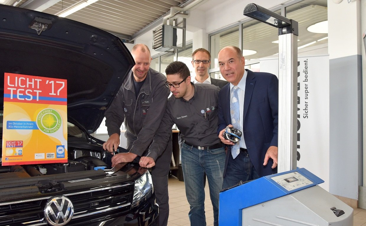 Fahrzeugcheck, Weiden, Autohaus Weiden, Stegmann, Bild Jürgen Wilke