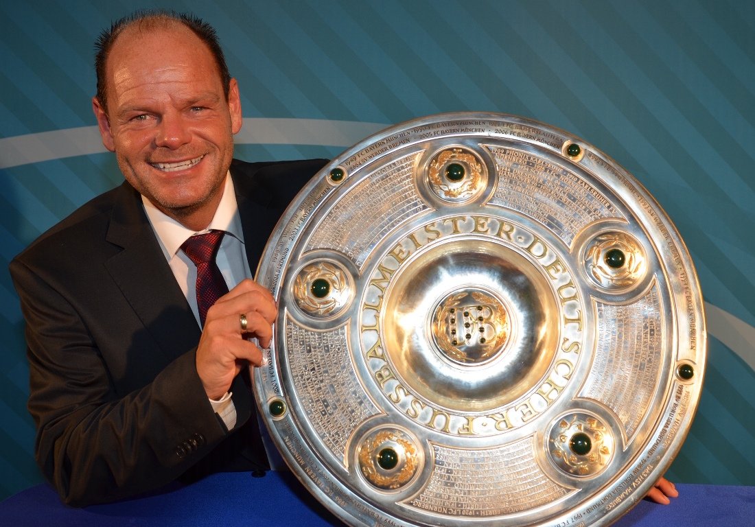 Faltenbacher-Meisterschale BFV-Schatzmeister Jürgen Faltenbacher aus Waldsassen