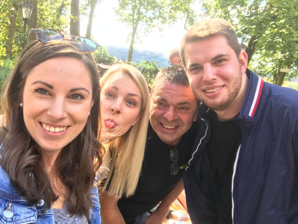 Familie Kreuzer Wurzer O'Schnitt Hulzstoussboum aus Waldthurn Gasthaus Mois Gasthaus Lipperthof Bilder Tom Kreuzer