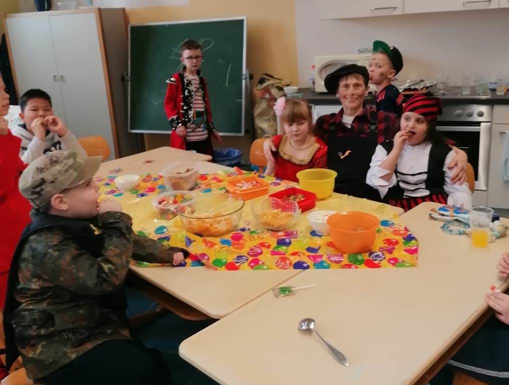 Faschingsdisko Kinderfasching Grafenwöhr Ganztagsschule04