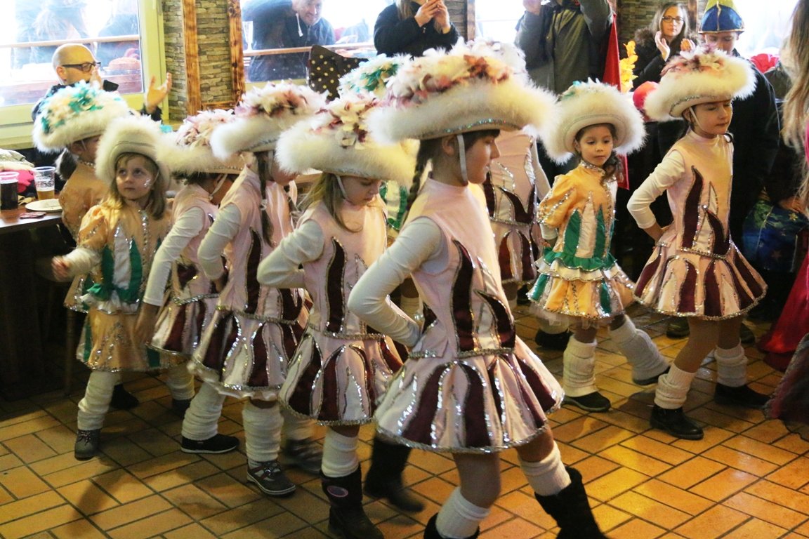 Faschingszug Hüttenm After-Party Sportheim (3)