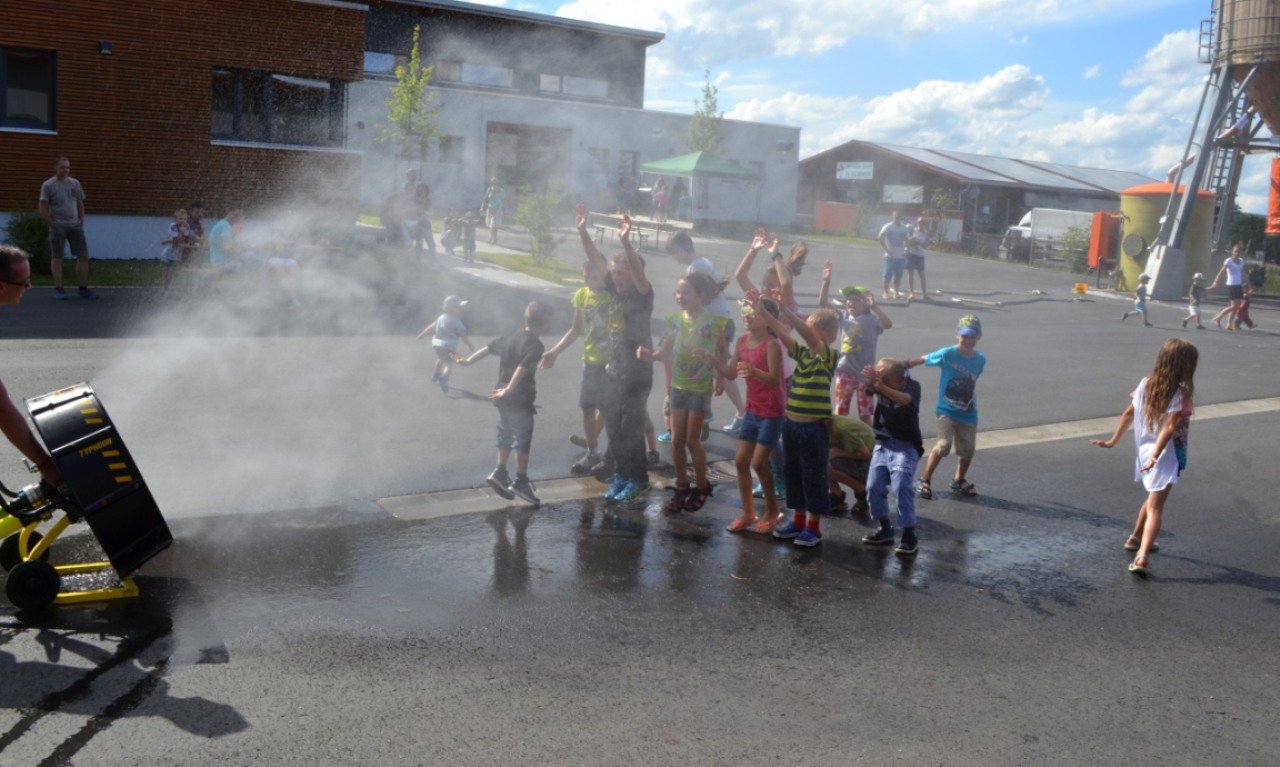 Ferienprogramm Feuerwehr Kinder Parkstein Wasserwerfer