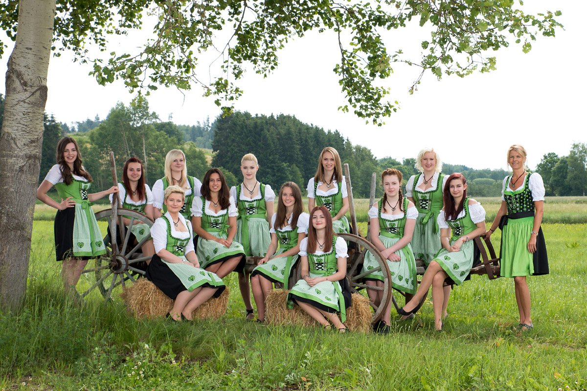 Festdamen Krummennaab