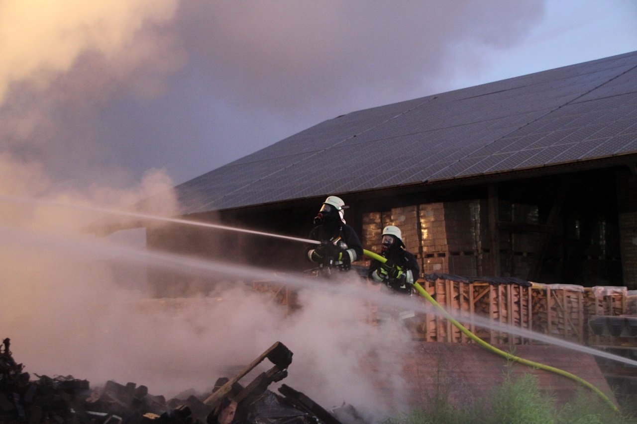 Brand in einem landwirtschaftlichen Anwesen