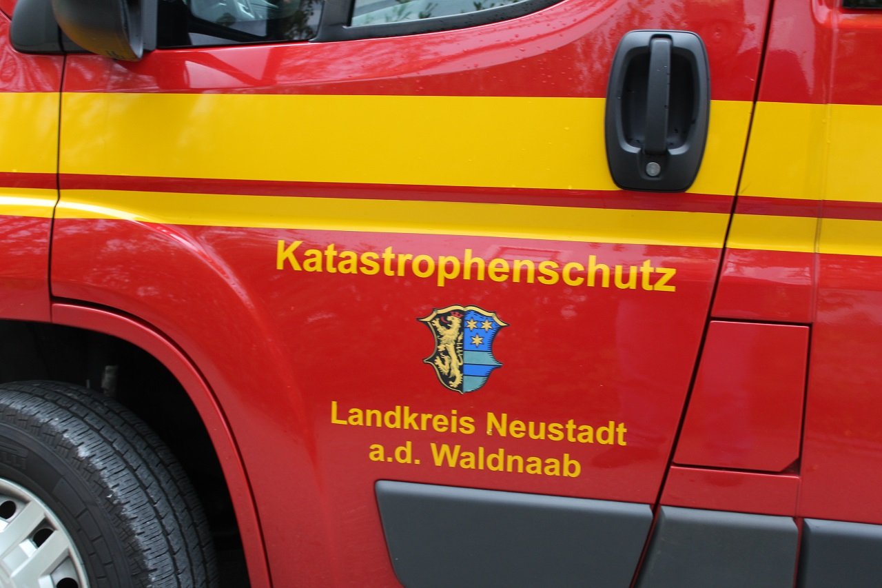 Feuer Großeinsatz Schutzkleidung Atemschutz Gefahrenstoff Großalarm (1)