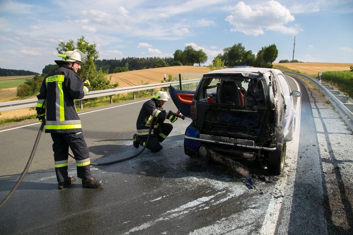 Feuer Smart brennender Smart Unfall 1