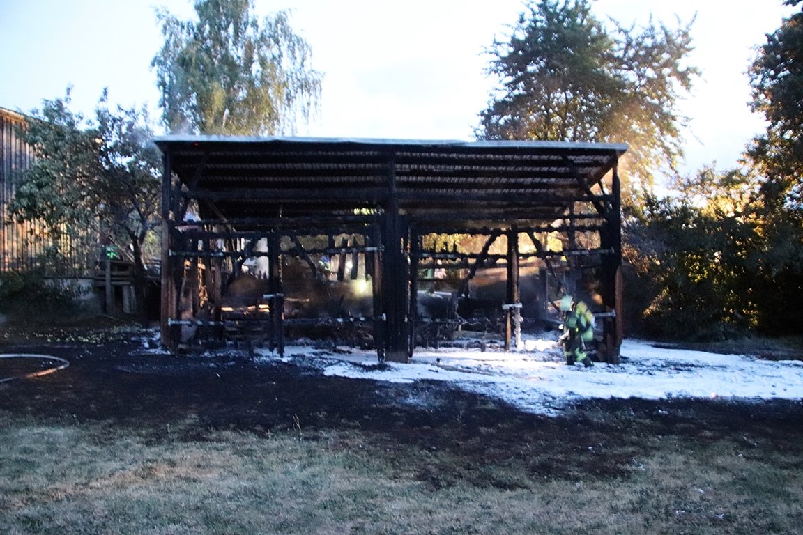 Feuerwehr Einsatz Neunkirchen Scheune brennt Brandursache unklar 6