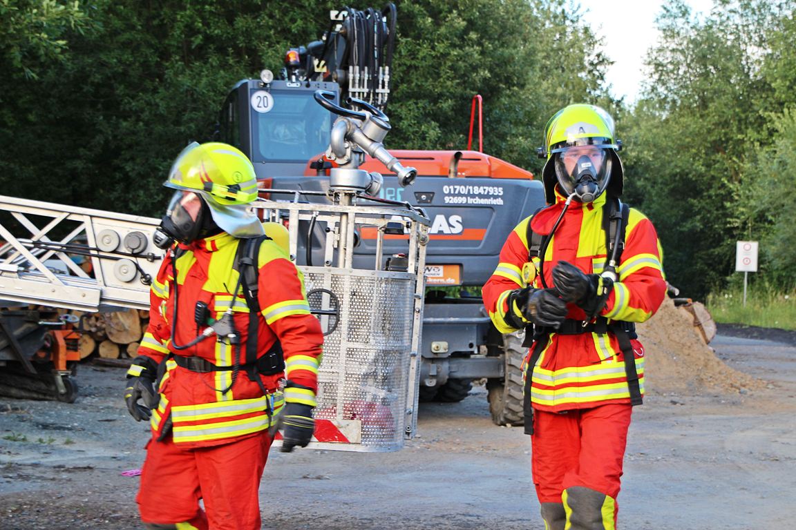 Symbol Feuerwehr Neustadt Wohnhausbrand Übung (9)