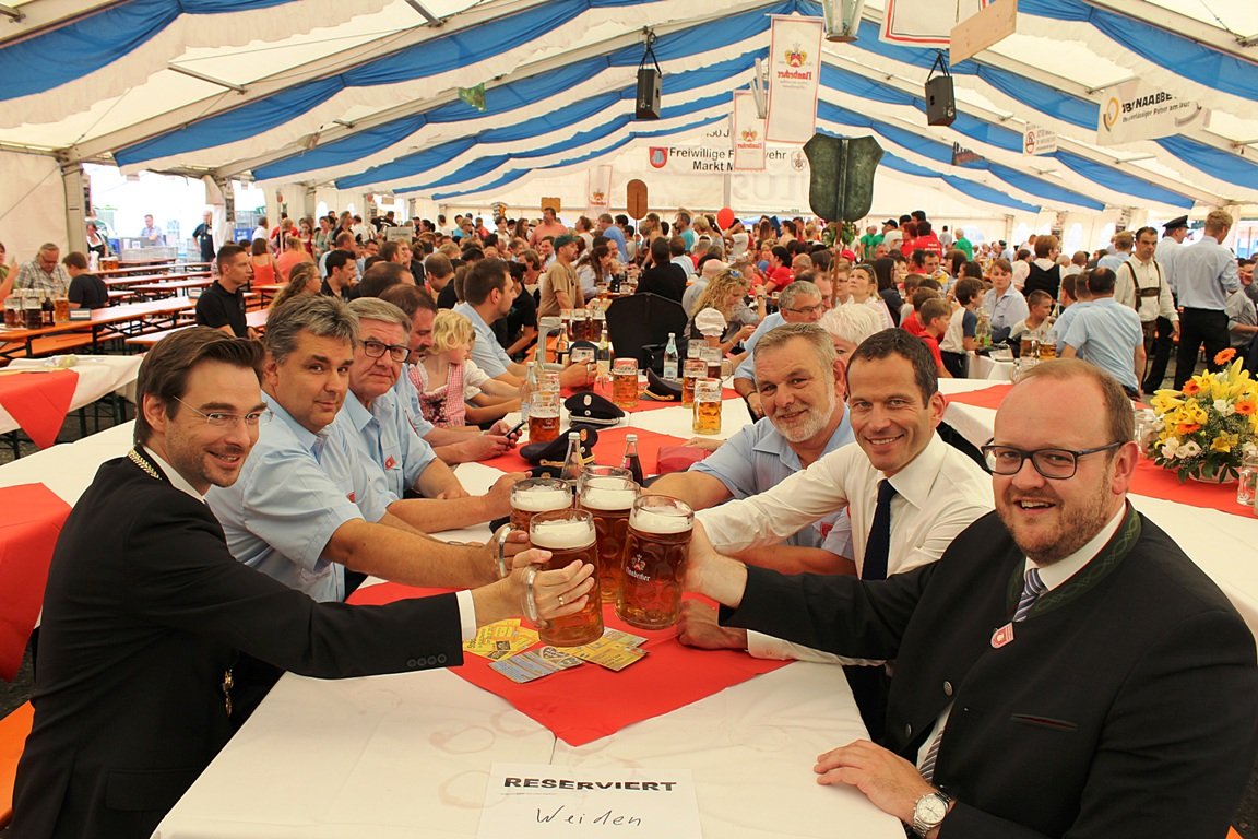 Feuerwehrfest Mantel 150 Jahre Feuerwehr Umzug Sonntag Frühschoppen (11)