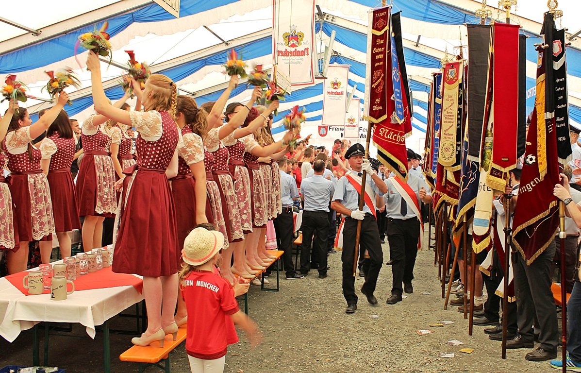 Feuerwehrfest Mantel 150 Jahre Feuerwehr Umzug Sonntag Frühschoppen (12)