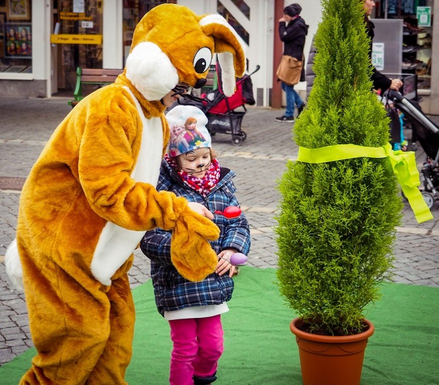 Fit-in-den-Frühling-Stadtmarketing-Weiden-Osterhase-Aktion