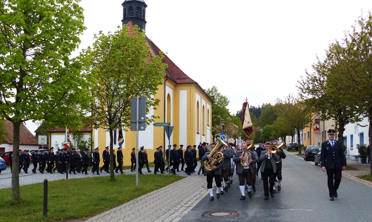 Florianstag Fahrzeugweihe Feuerwehr Neudorf (1)